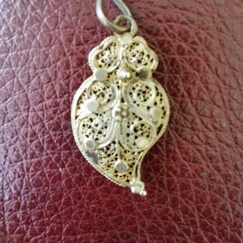 Jewelry - Picture 2 of 2